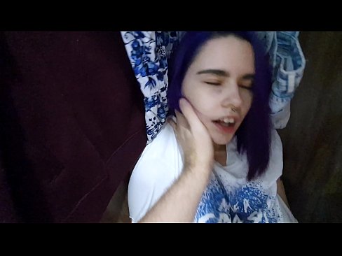 ❤️ พบน้องสาวของฉันในตู้เสื้อผ้าและช่วยเธอหลั่ง โป๊ ที่โป๊ th.assistirhentai.ru ❌️❤